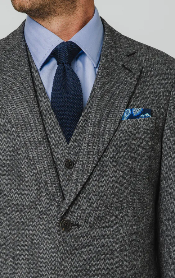 Grey Herringbone Tweed 3 Piece Suit - photo 3 Grey Herringbone Tweed 3 Piece Suit - photo 3