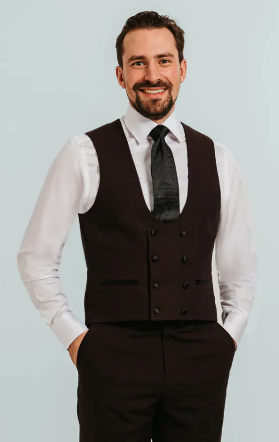 Burgundy 3 Piece Tuxedo with Peak Lapel & Black Pants - photo 7 Burgundy 3 Piece Tuxedo with Peak Lapel & Black Pants - photo 7